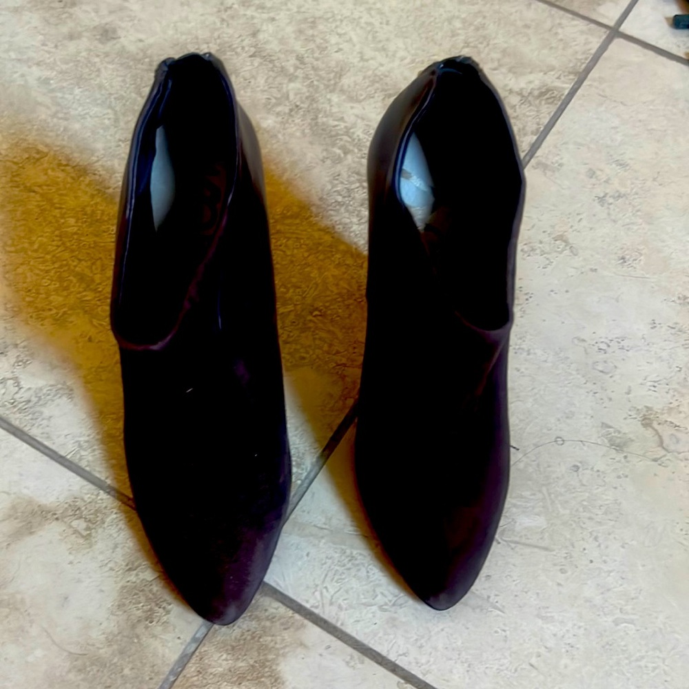 Sam Edelman, size 5 brown leather and suede booties!
